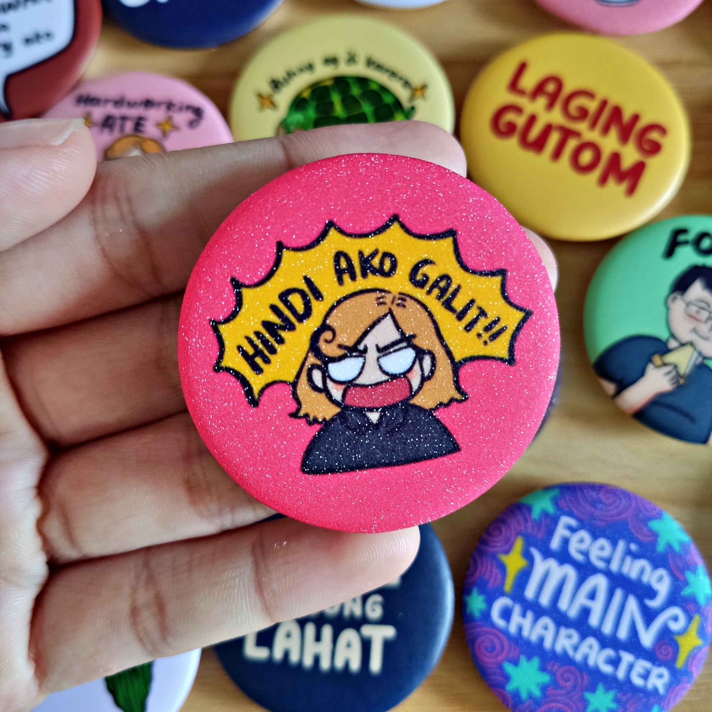 Hindi ako galit  Button Pin (Glitter) | 1.75 Inches